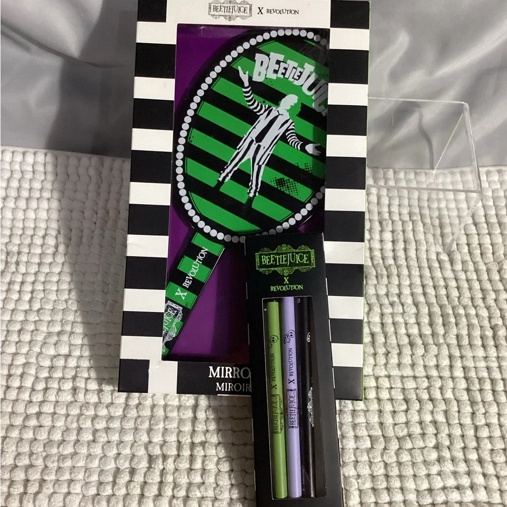Revolution Warner Bros Beetlejuice Han Mirror + 5pc Eyeliners Kit Tim Burton NEW